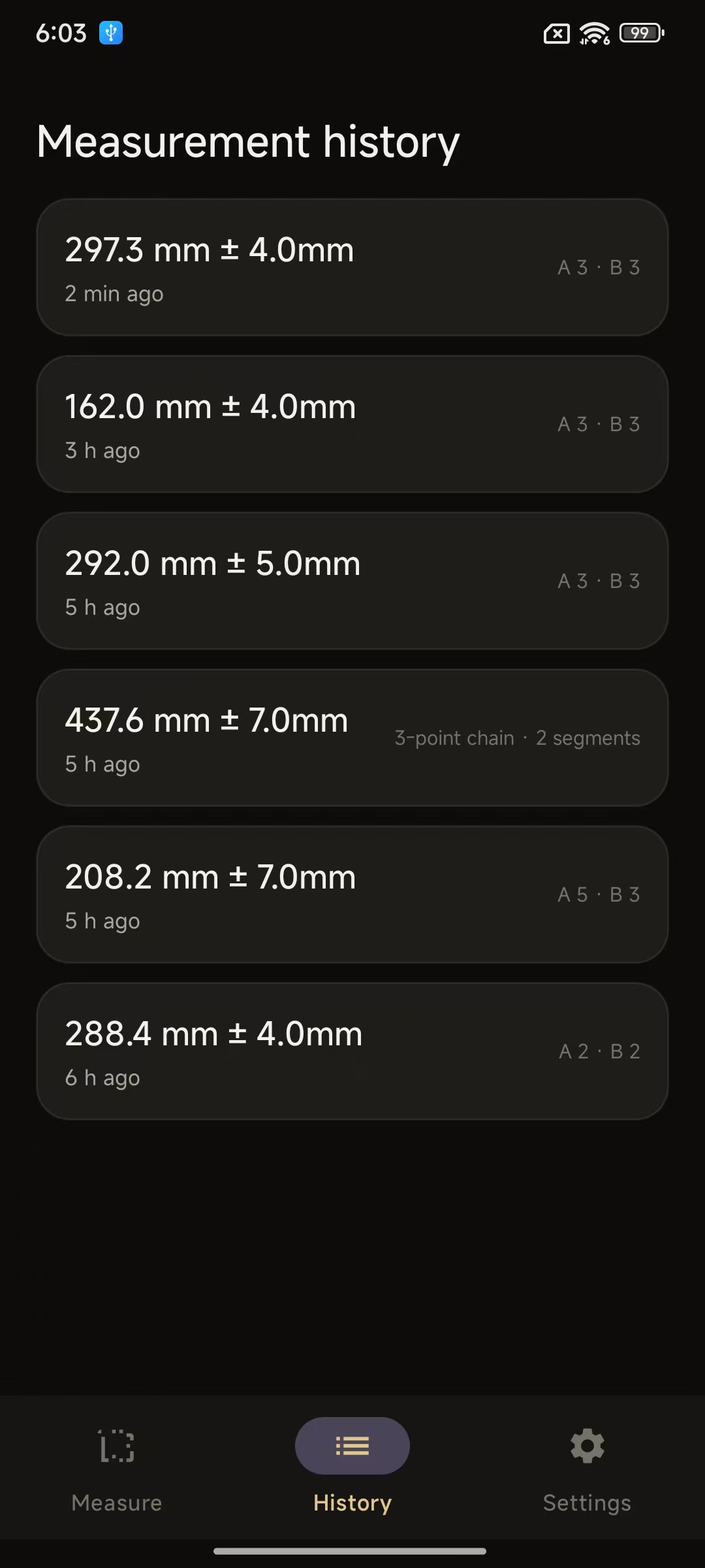 Measurement history list with distances, tolerances, ray counts and relative timestamps